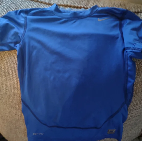 7 performance tshirts for boys bundle (13) - Picture 2 of 8